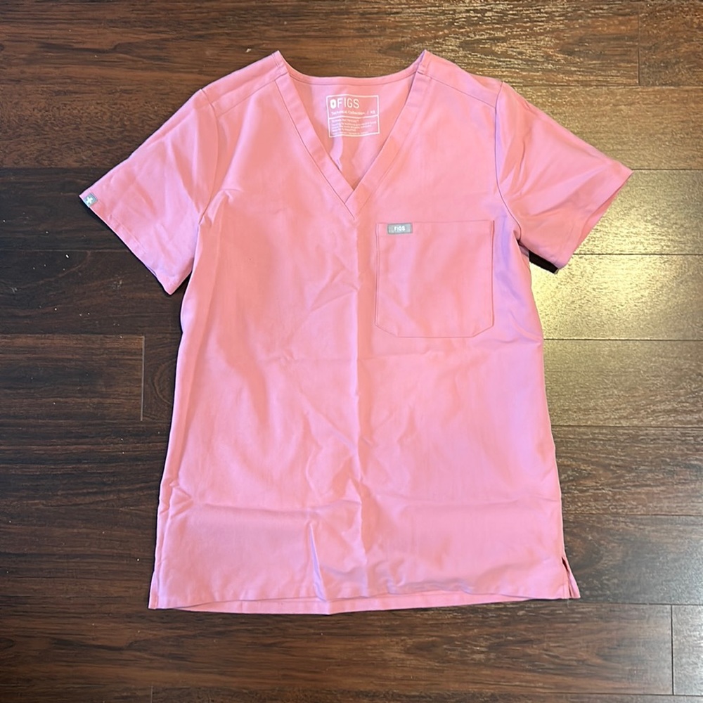 Figs scrub top